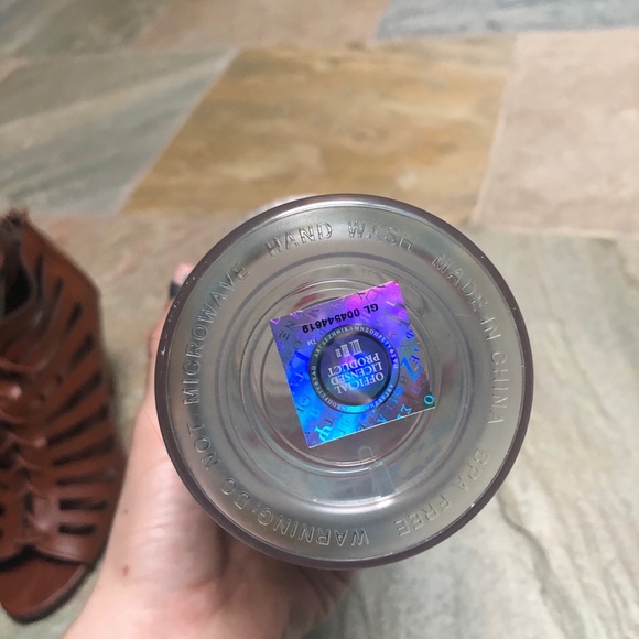 KAO Lilly Pulitzer water bottle NWT - Picture 7 of 7